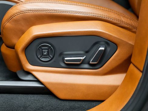 Used 2022 Lamborghini Urus image 31