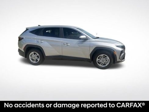 Used 2026 Hyundai Tucson SE FWD image 2