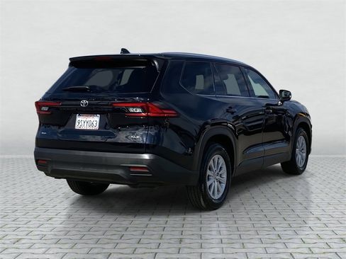 Certified 2025 Toyota Grand Highlander XLE image 6