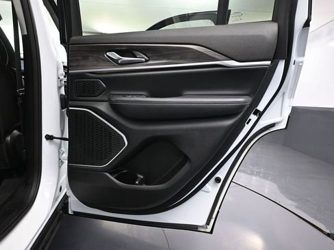 Used 2022 Jeep Grand Cherokee Limited 4xe image 43