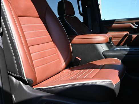 Used 2025 GMC Sierra 2500 Denali Ultimate image 33