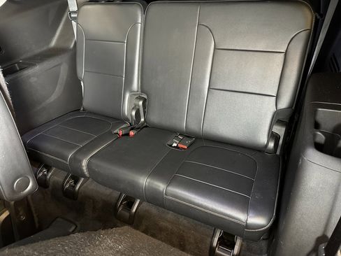 Used 2018 Chevrolet Traverse LT image 19