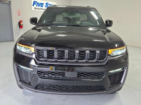 New 2026 Jeep Grand Cherokee L Limited w/ Limited Altitude Package RWD image 2