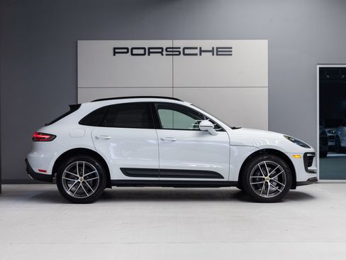 Certified 2026 Porsche Macan AWD/4WD image 8