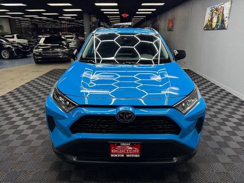 Used 2020 Toyota RAV4 LE FWD image 6