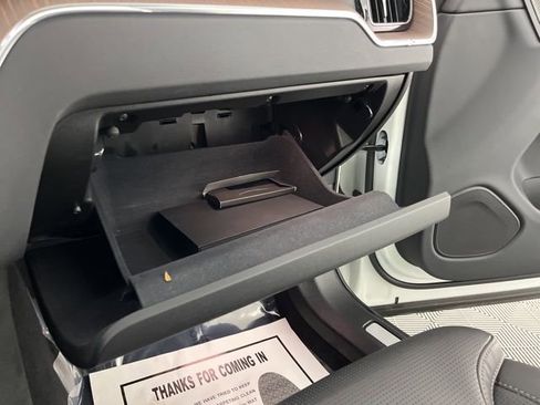 Used 2023 Volvo XC60 B5 Ultimate w/ Climate Package image 35