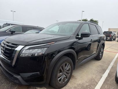 Used 2024 Nissan Pathfinder SV