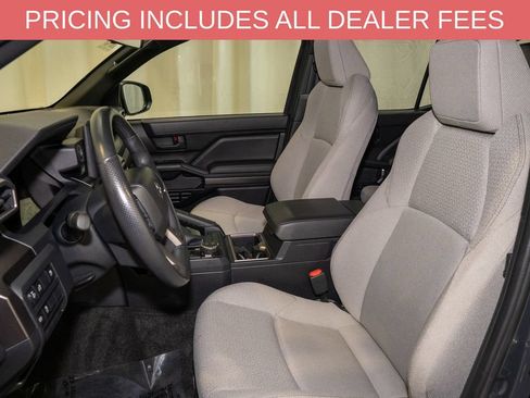 Used 2025 Toyota 4Runner SR5 AWD/4WD image 10