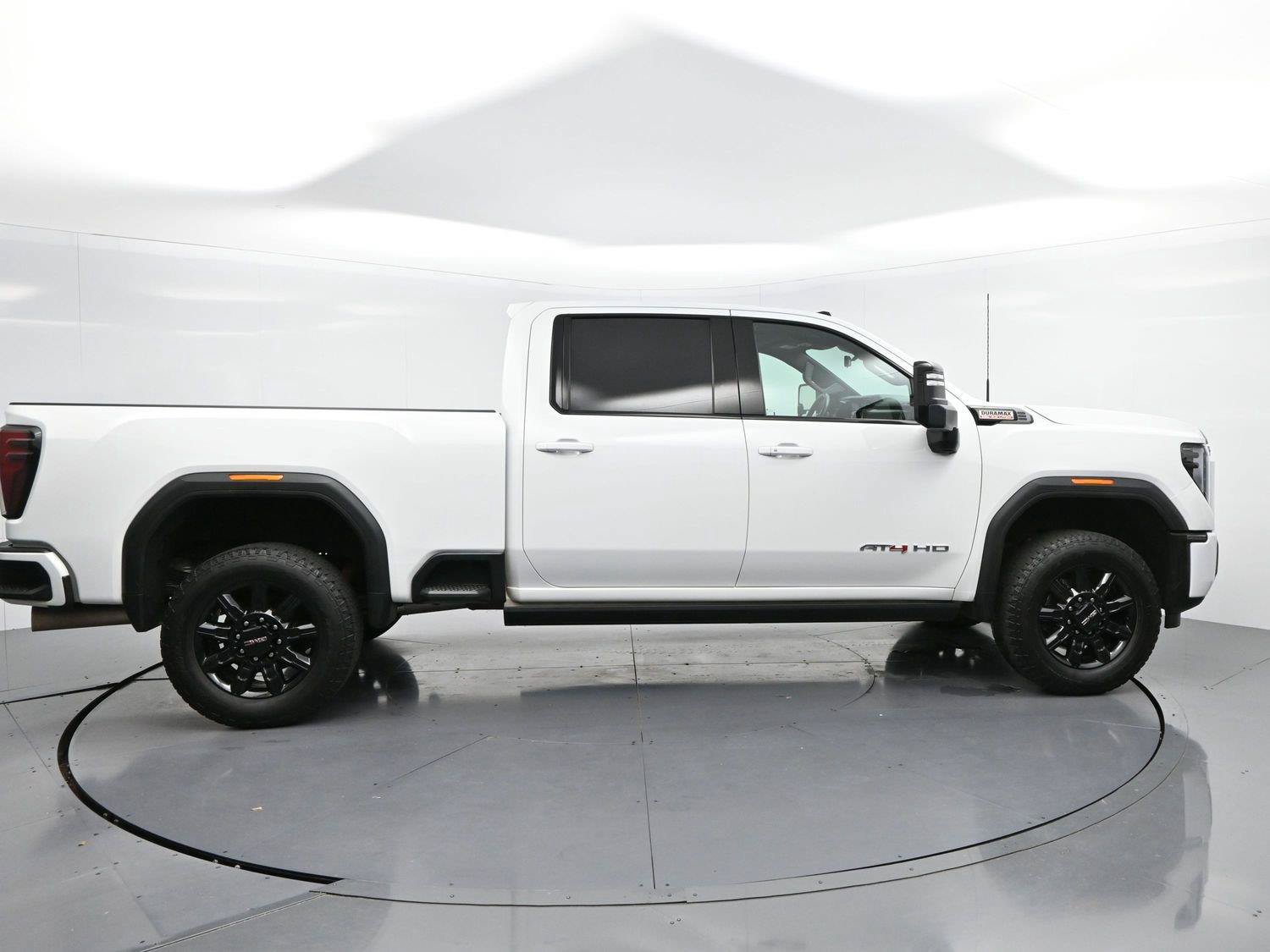 Used 2024 GMC Sierra 2500 AT4 w/ AT4 Premium Plus Package AWD/4WD image 8