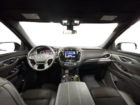 Used 2023 Chevrolet Traverse LT w/ Midnight/Sport Edition image 17