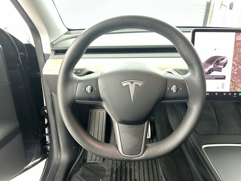 Used 2022 Tesla Model Y Performance image 11
