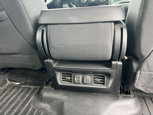 Used 2021 Chevrolet Silverado 1500 LT image 25