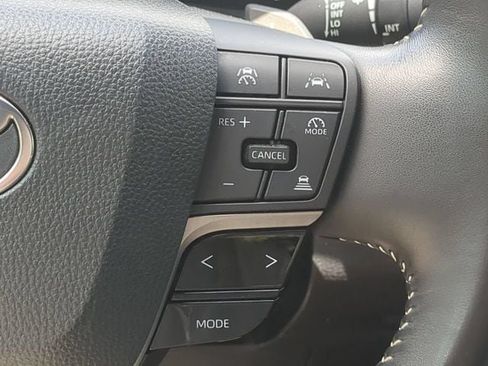 Used 2025 Toyota Camry SE FWD image 22
