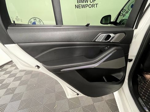 Used 2019 BMW X5 xDrive40i w/ M Sport Package image 21