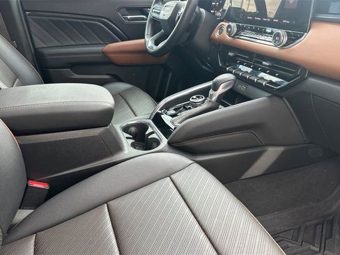 Used 2024 GMC Canyon AT4 w/ AT4 Premium Package image 16