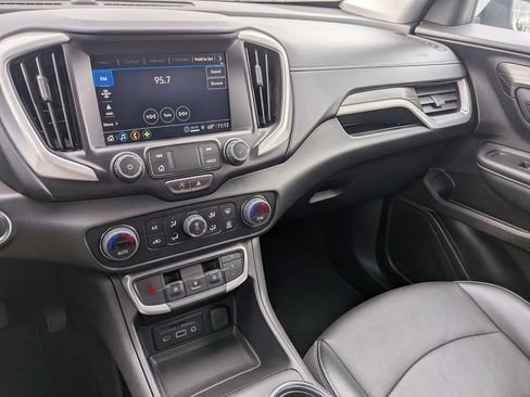 Used 2024 GMC Terrain SLT image 22