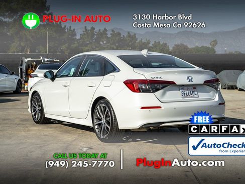 Used 2023 Honda Civic Touring image 2