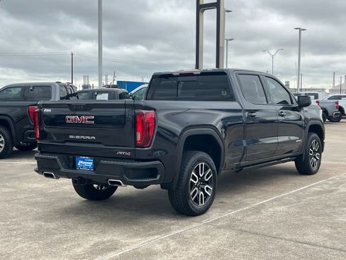 Used 2024 GMC Sierra 1500 AT4 w/ AT4 Preferred Package AWD/4WD image 9