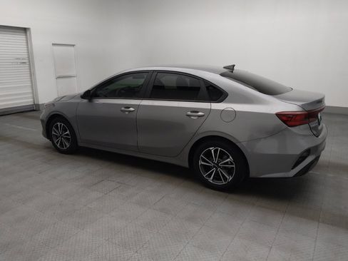 Used 2022 Kia Forte LXS w/ LXS Technology Package FWD image 3