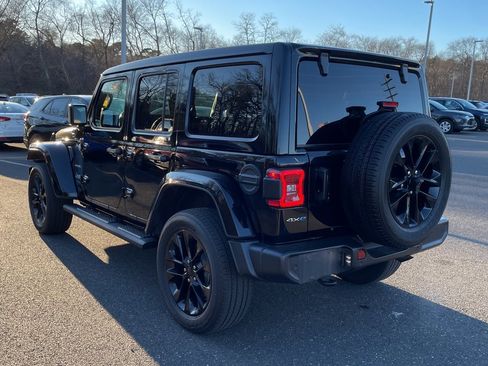 Used 2021 Jeep Wrangler Unlimited Sahara w/ Cold Weather Group image 5