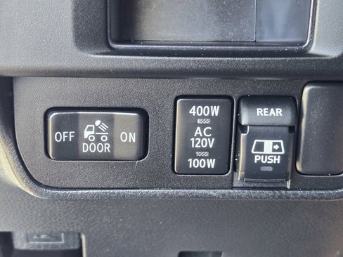 Used 2017 Toyota Tacoma TRD Sport w/ Tow Package RWD image 23