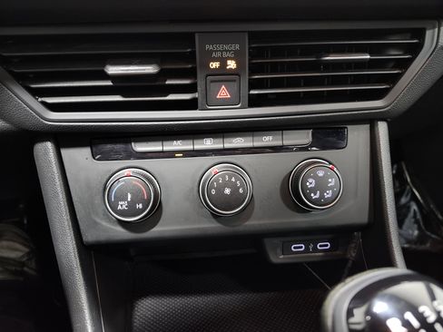 Used 2023 Volkswagen Jetta Sport image 30