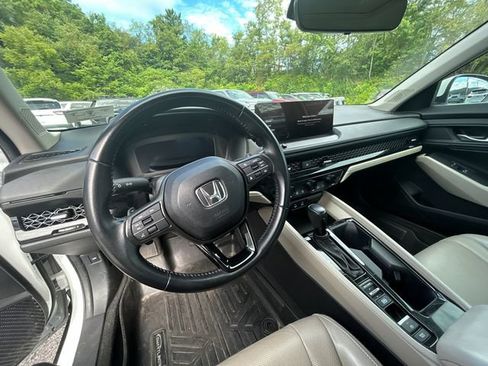 Used 2023 Honda Accord EX-L image 11
