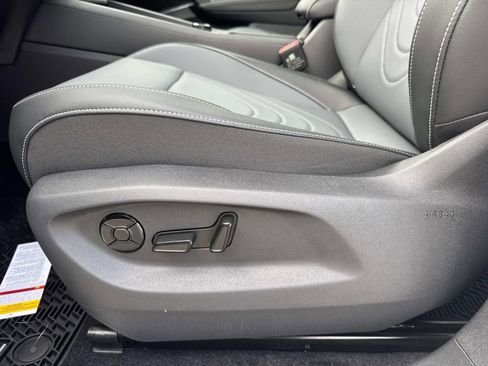 New 2026 Volkswagen Tiguan SE R-Line FWD image 10