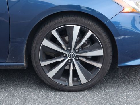 Used 2020 Nissan Altima 2.5 SR FWD image 11