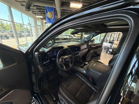 Used 2024 Chevrolet Silverado 3500 High Country w/ Technology Package AWD/4WD image 11
