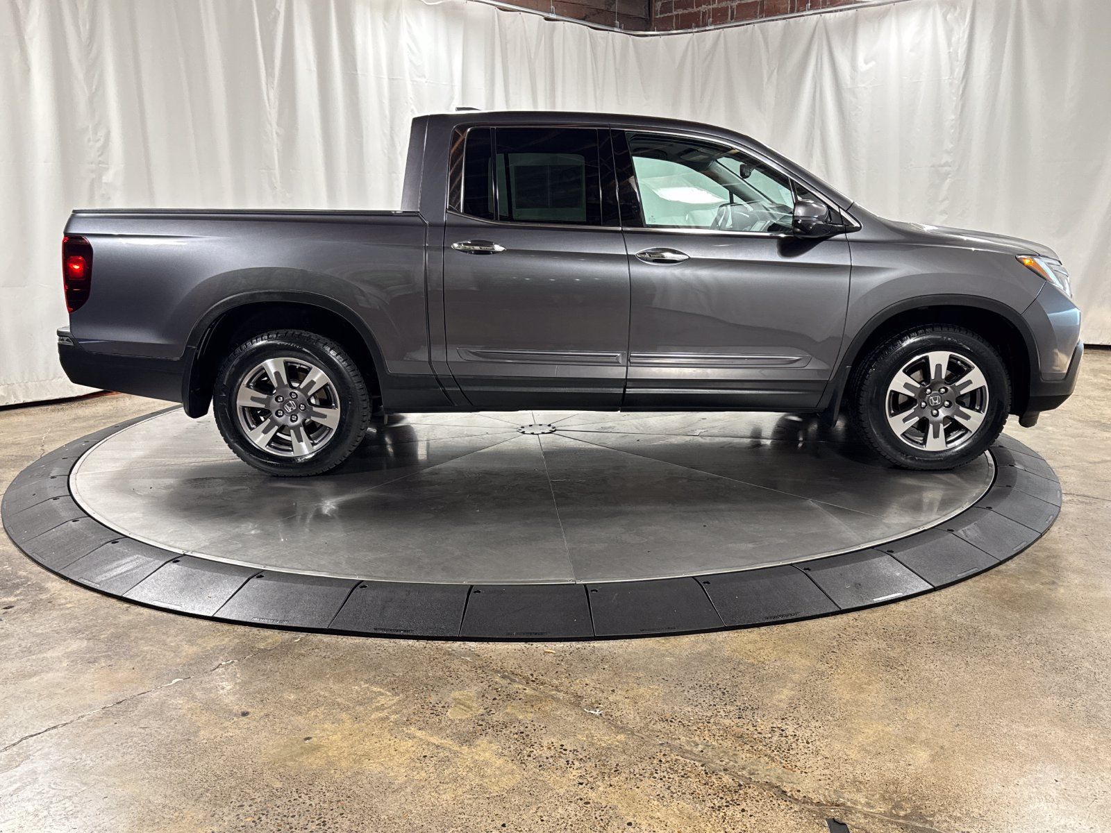 Used 2017 Honda Ridgeline RTL-E image 6