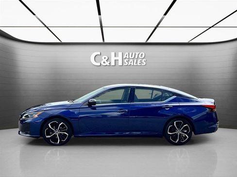 Used 2024 Nissan Altima 2.5 SR FWD image 11