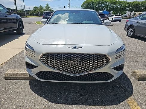 Used 2022 Genesis G70 2.0T image 2
