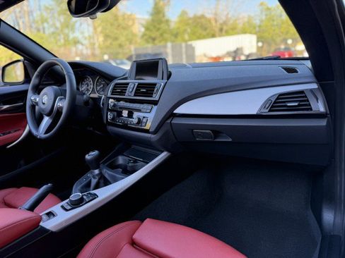 Used 2016 BMW M235i Convertible image 33