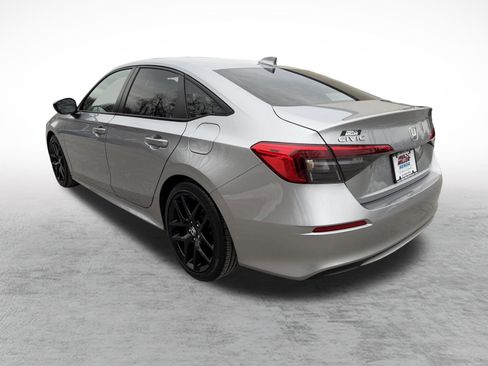 Used 2023 Honda Civic Sport image 4