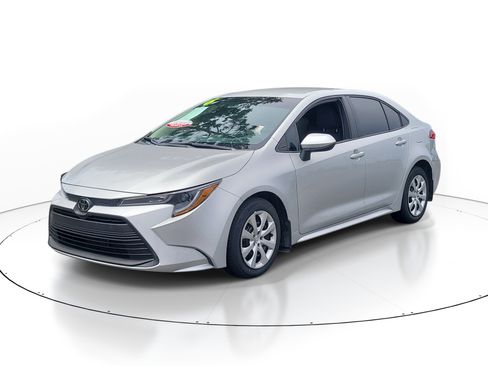Certified 2026 Toyota Corolla LE FWD image 3