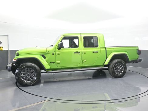 New 2026 Jeep Gladiator Sport image 2
