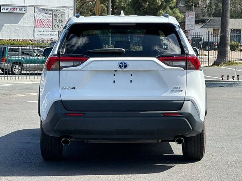 Used 2023 Toyota RAV4 XLE w/ Convenience Package AWD/4WD image 4