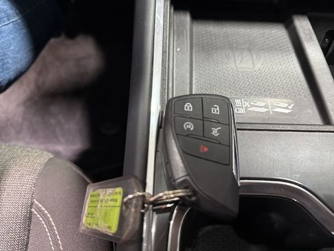 Used 2025 GMC Acadia Elevation image 38