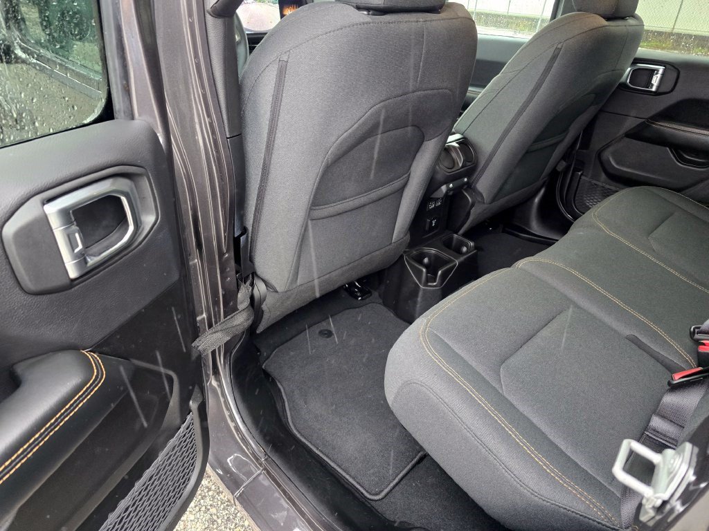 Used 2026 Jeep Wrangler Unlimited Sahara AWD/4WD image 26