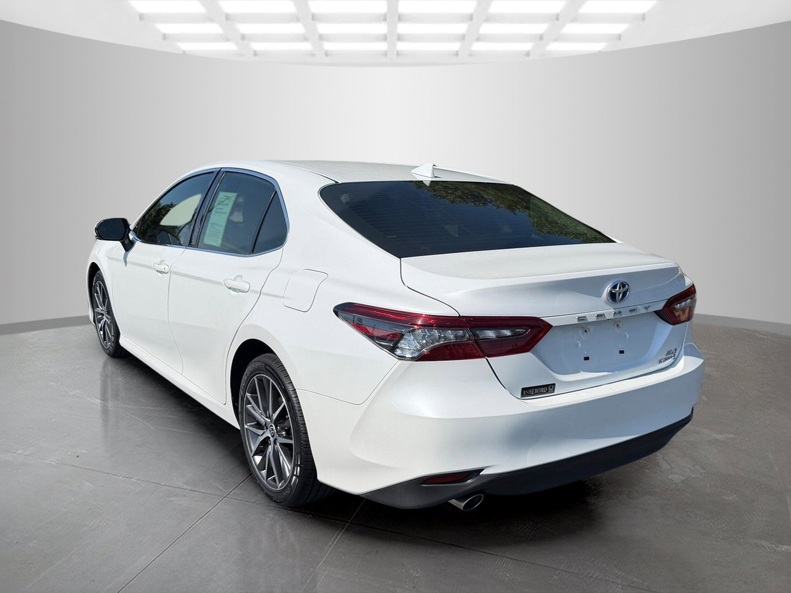 Used 2023 Toyota Camry XLE FWD image 4