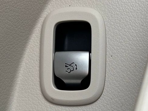 Certified 2023 Mercedes-Benz GLC 300 4MATIC image 28