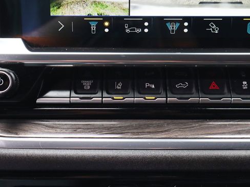 Used 2024 Chevrolet Silverado 3500 LTZ w/ LTZ Plus Package AWD/4WD image 37