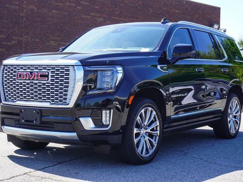 Used 2023 GMC Yukon Denali w/ Denali Reserve Package AWD/4WD image 4