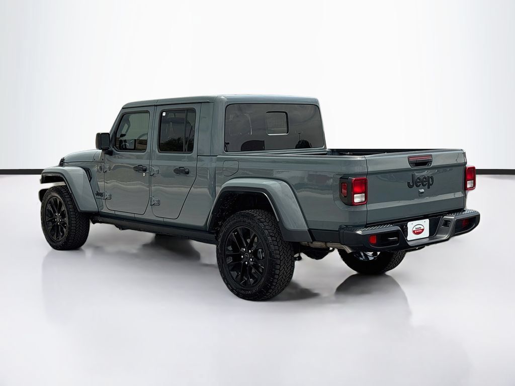 Used 2025 Jeep Gladiator Sport AWD/4WD image 7