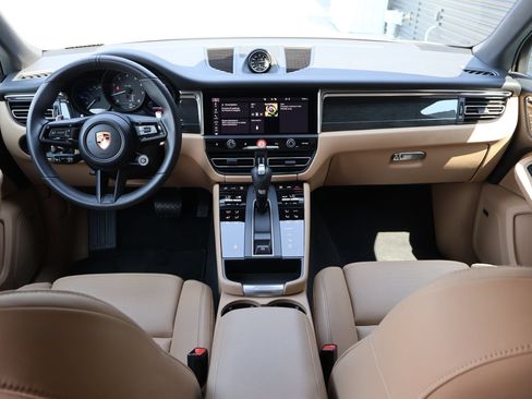 Used 2026 Porsche Macan AWD/4WD image 51