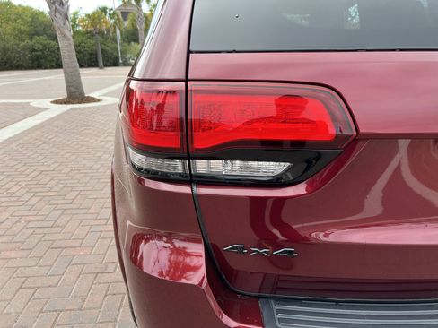 Used 2021 Jeep Grand Cherokee Laredo X image 42