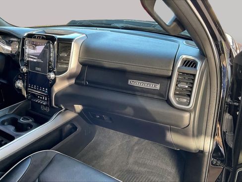 Used 2022 RAM 1500 Laramie w/ Sport Appearance Package AWD/4WD image 18