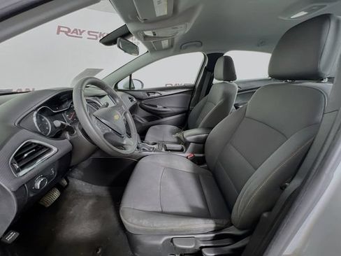 Used 2019 Chevrolet Cruze LS w/ LS Convenience Package FWD image 10