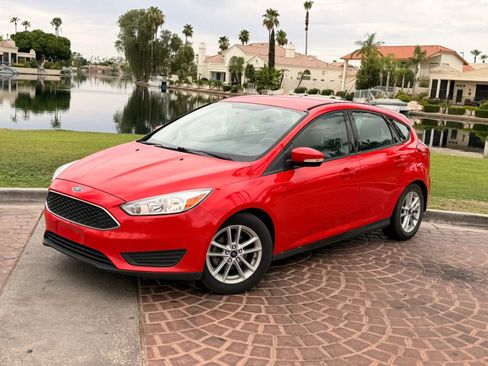 Used 2015 Ford Focus SE FWD image 3